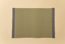 Load image into Gallery viewer, Place Mats (2-piece matching color set)
[Indigo&amp;Blue]x2  [Green Yellow &amp; Green]x2
Enhance your everyday dining and hospitality with a Japanese air
