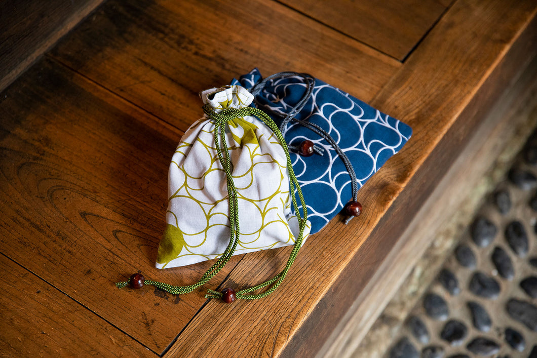 Kinchaku: the traditional Japanese storage pouch　［indigo］［olive green］