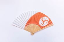 Load image into Gallery viewer, Sensu: the traditional Japanese fan 　［indigo］［olive green］［vermilion］
